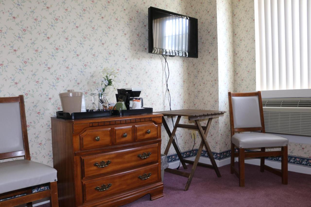 King George III Inn ナイアガラオンザレイク エクステリア 写真